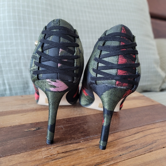 Beautiful embroidered lace high heels - Picture 5 of 8